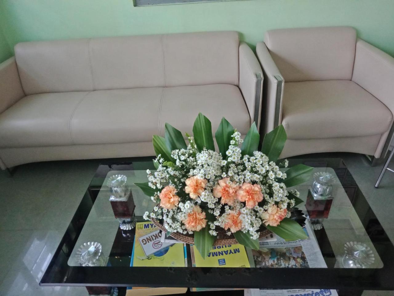 Nay Chi Lin Hotel Pathein 外观 照片