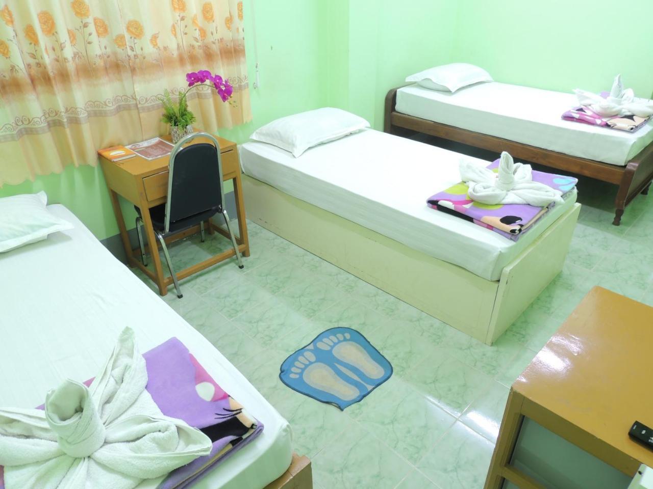 Nay Chi Lin Hotel Pathein 外观 照片