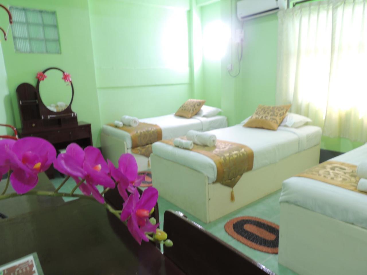 Nay Chi Lin Hotel Pathein 外观 照片