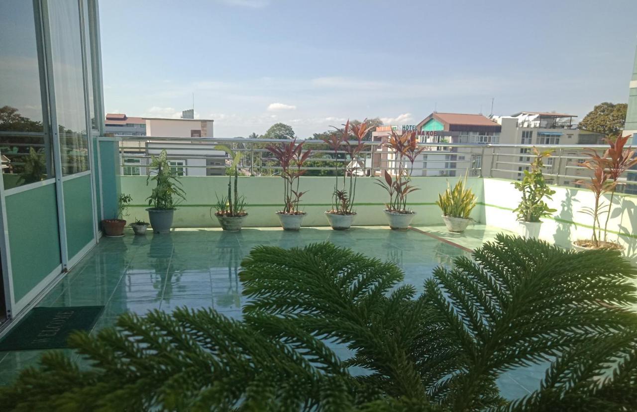 Nay Chi Lin Hotel Pathein 外观 照片